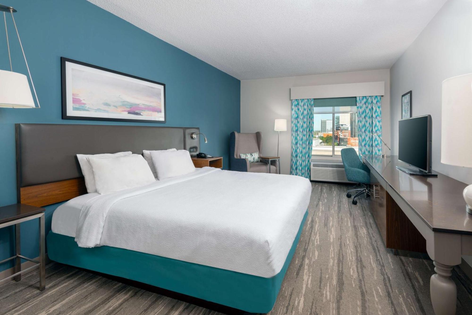 Hotel Hilton Garden Uptown 3*