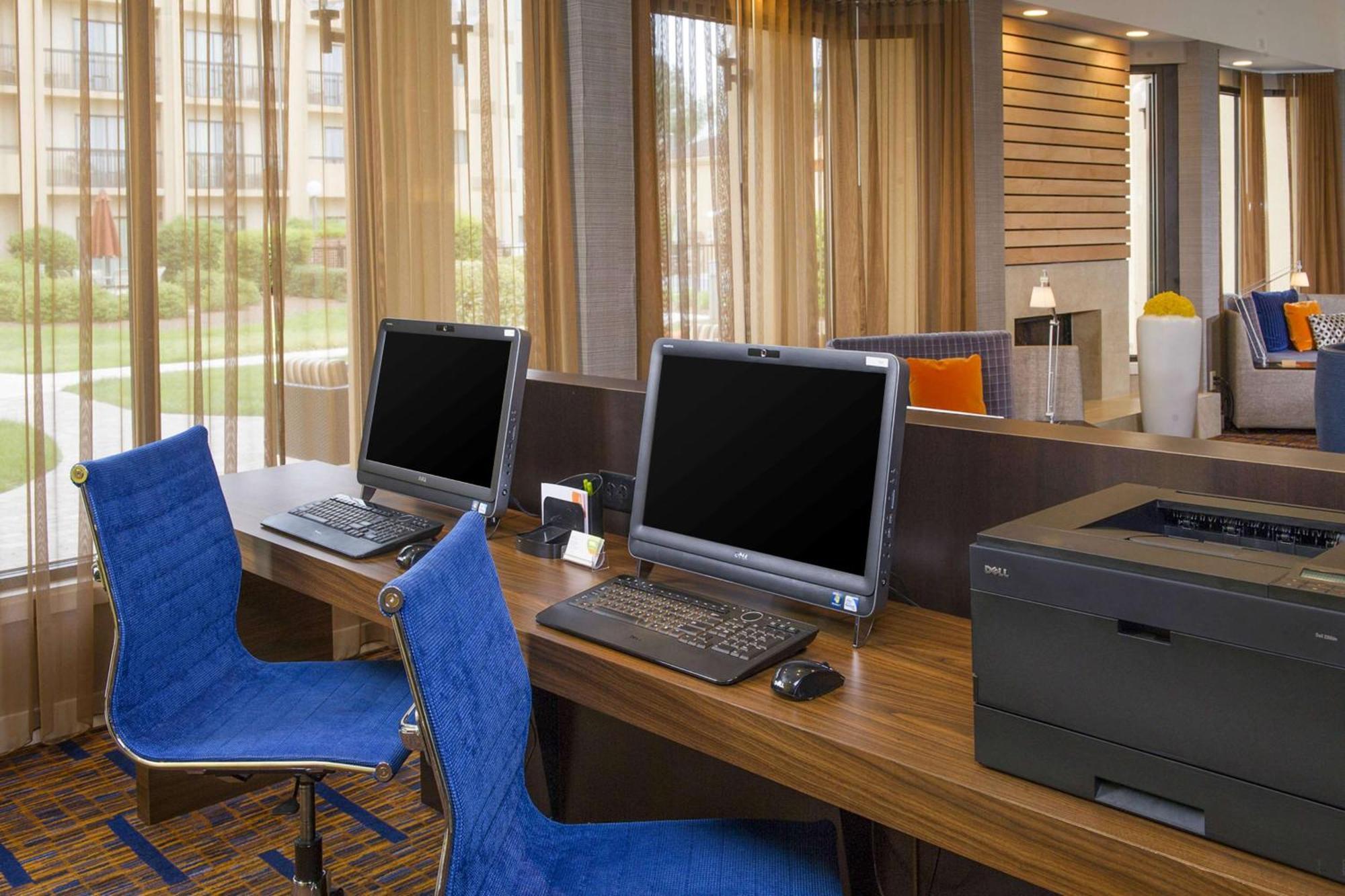 Sonesta Select Research Park 3*