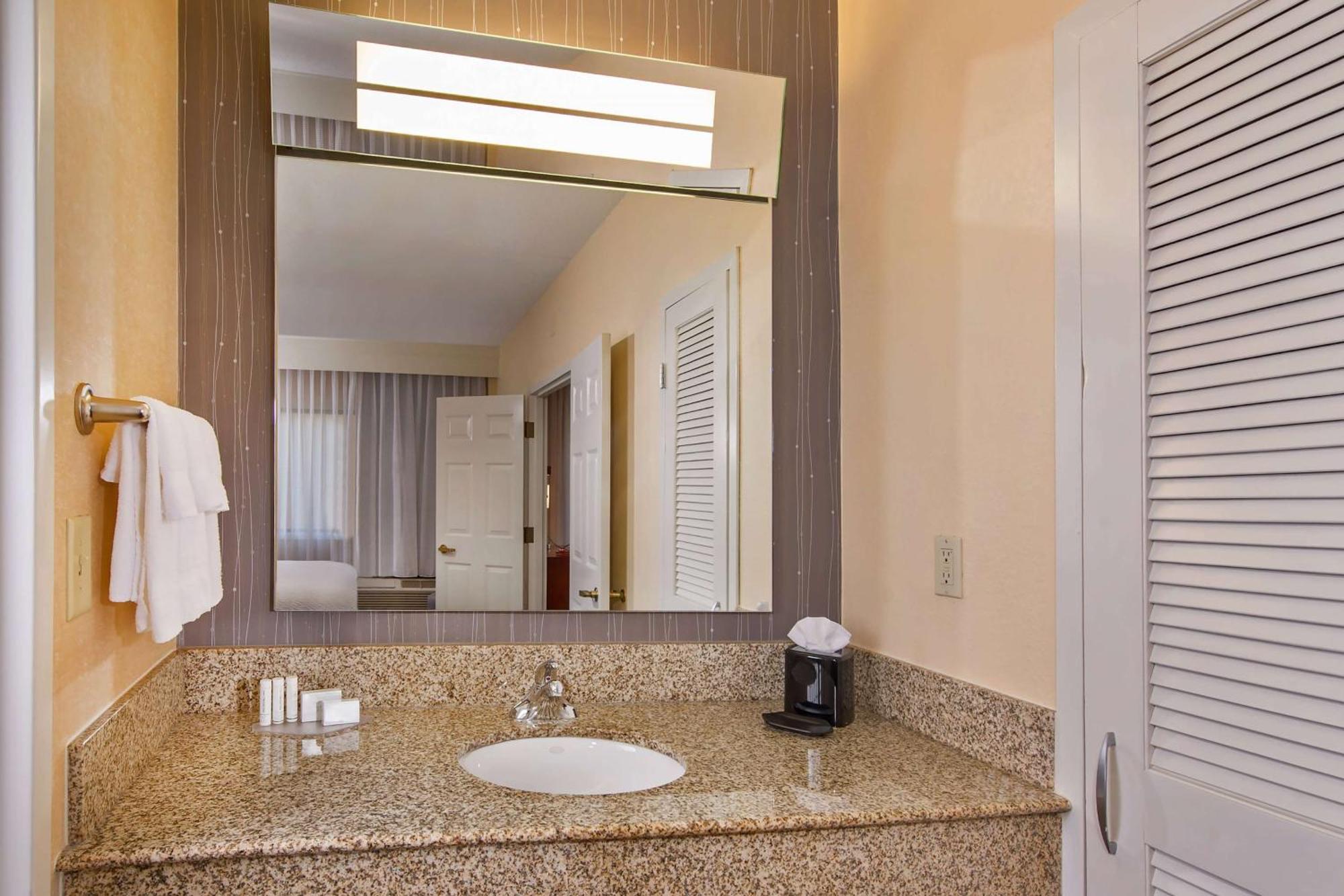 Sonesta Select Research Park Hotel