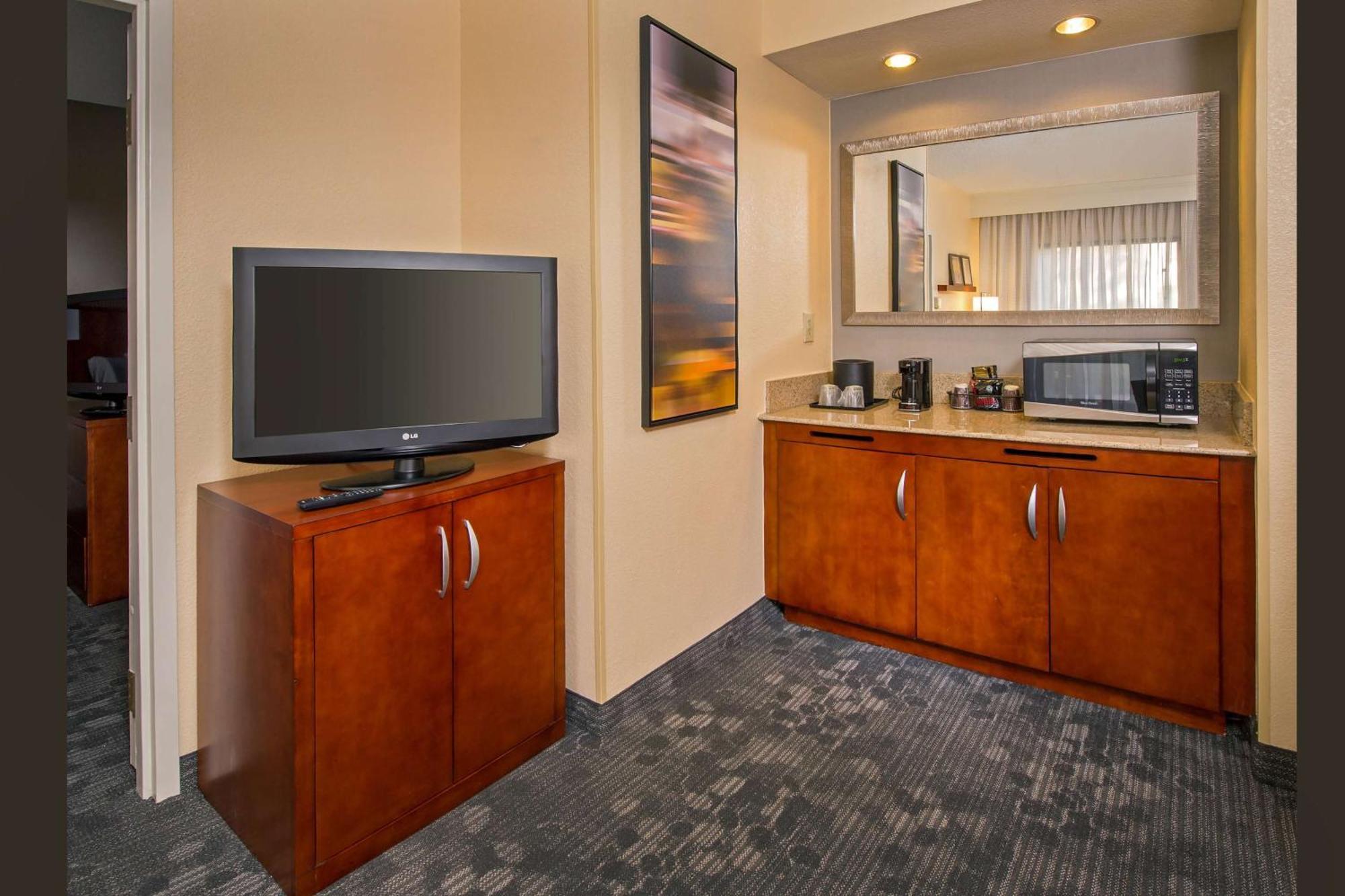 Sonesta Select Research Park 3*