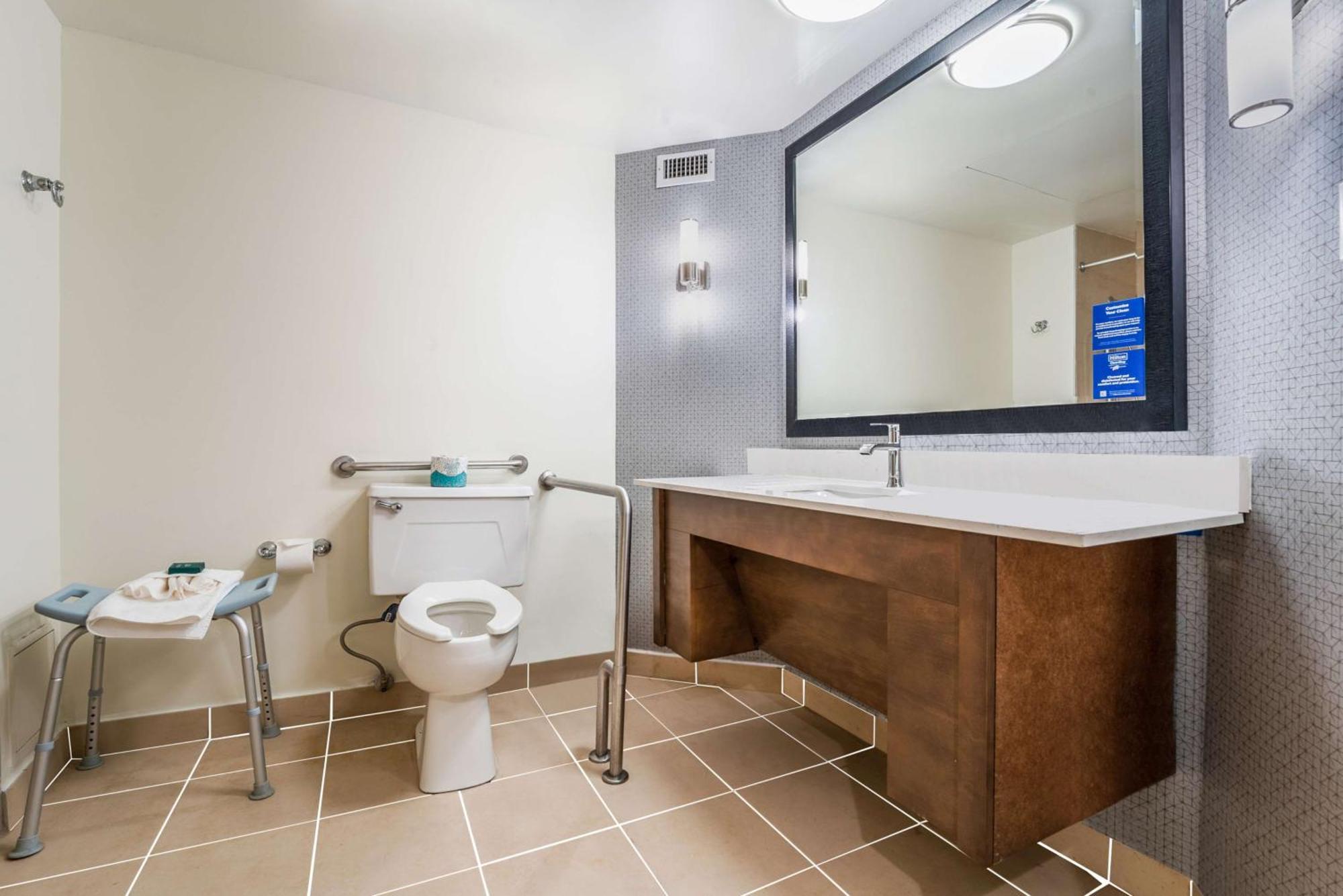 Hotel Doubletree By Hilton South Tyvola 4*