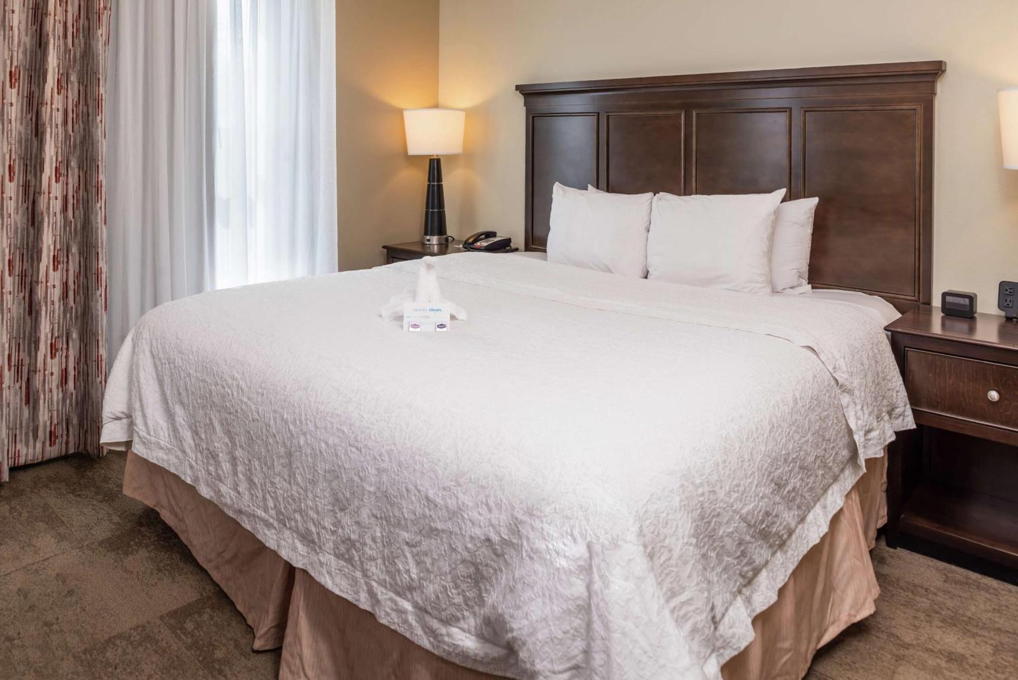 Hotel Hampton & Arrowood Rd Charlotte