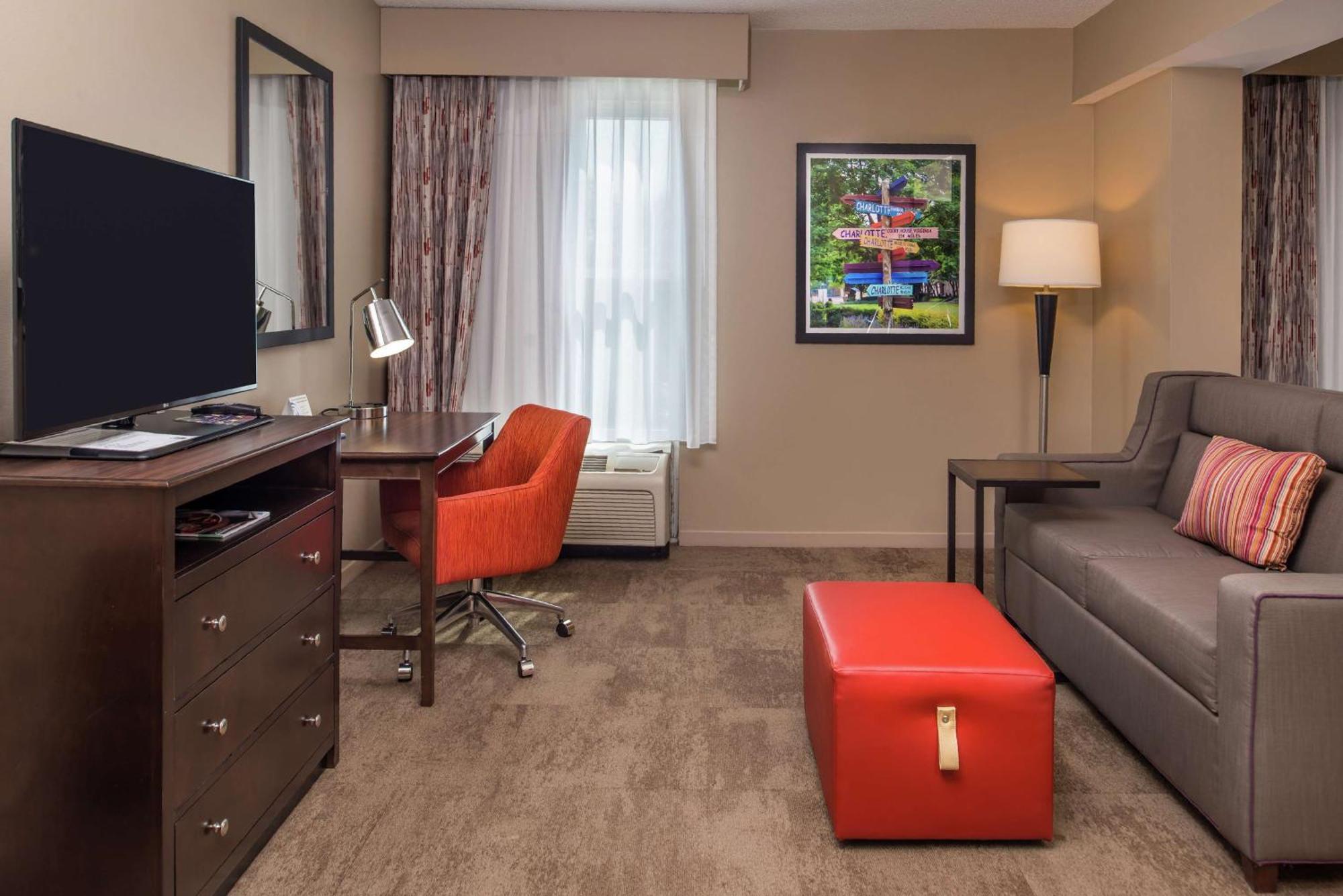 Hotel Hampton & Arrowood Rd