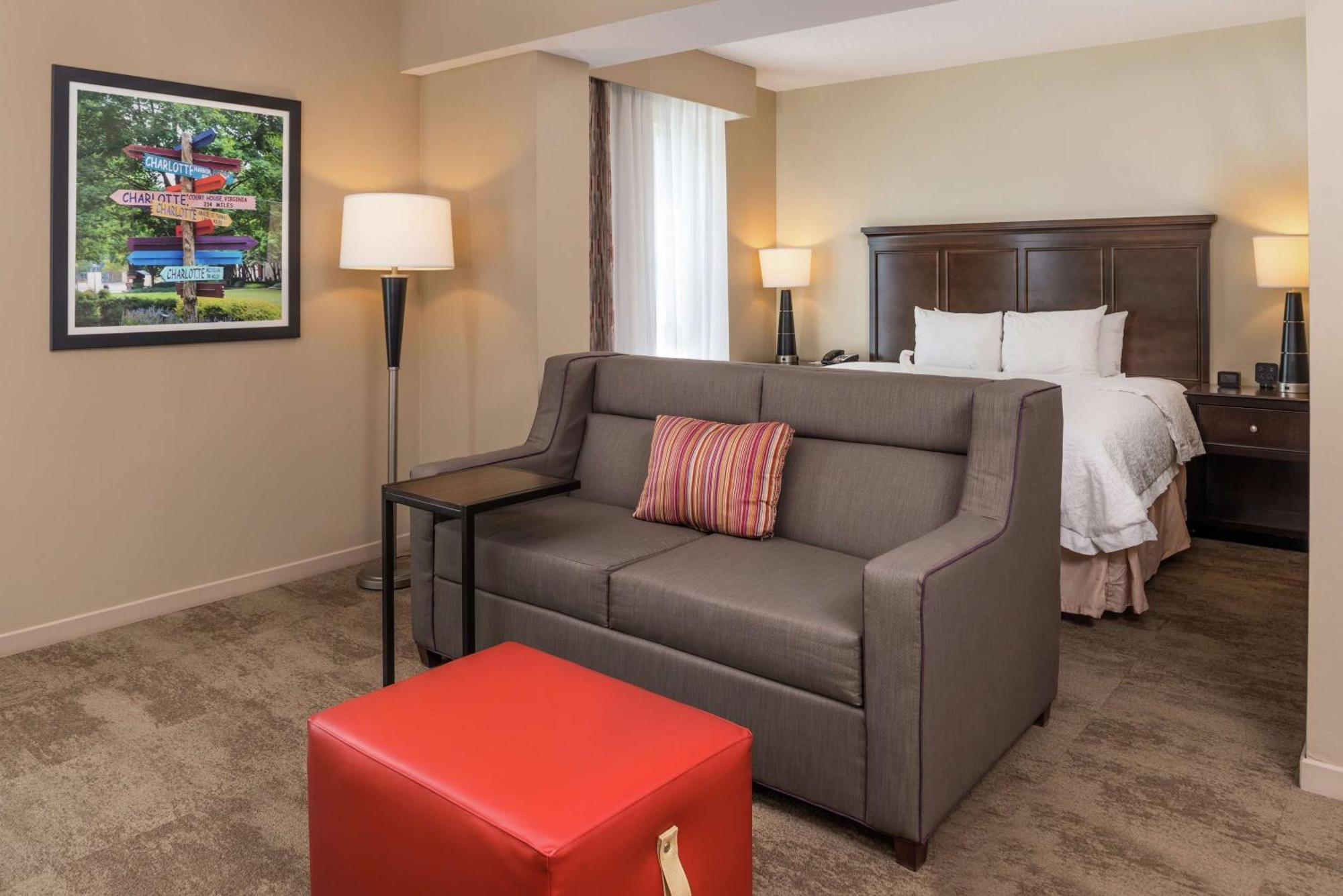 Hotel Hampton & Arrowood Rd 3*