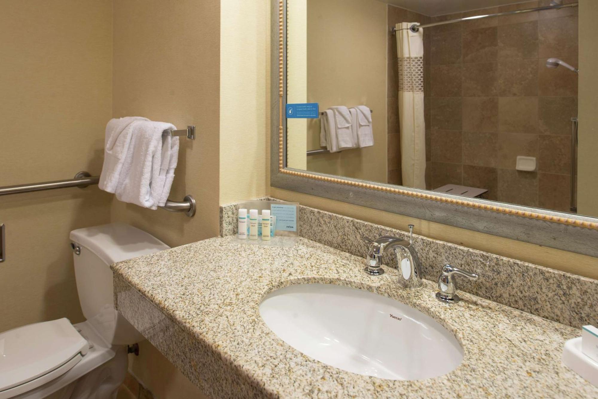Hampton & Arrowood Rd Hotel Charlotte