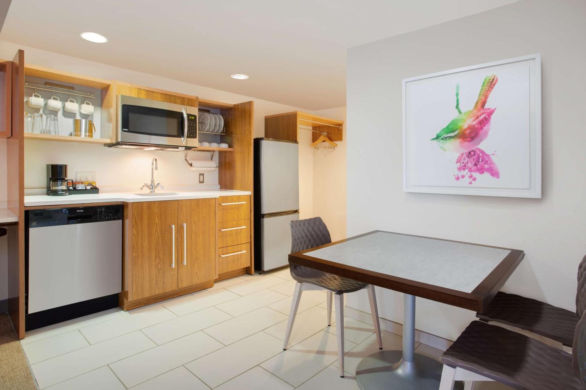 Hotel Home2 I-77 South 3*