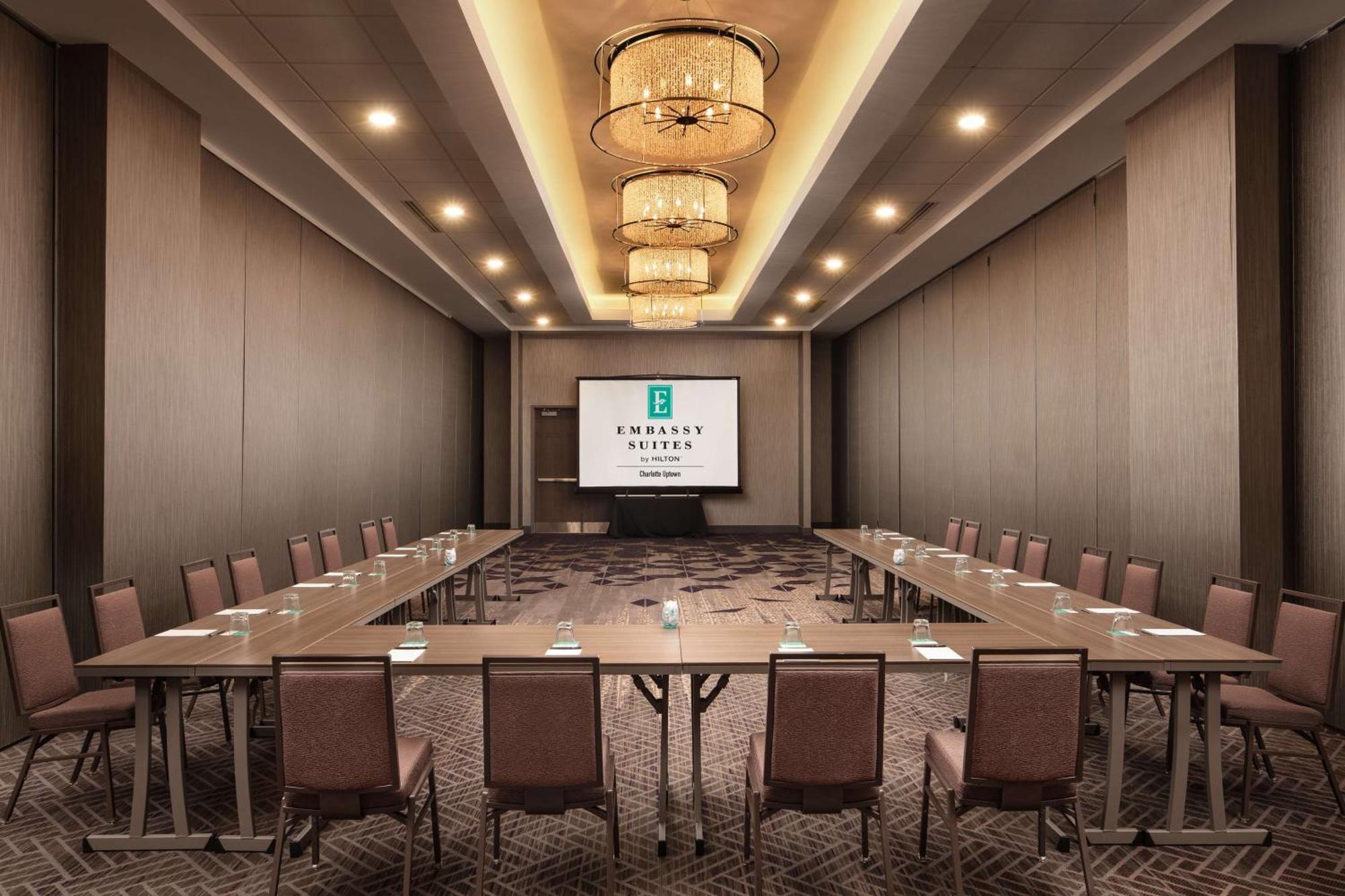 Embassy By Hilton Uptown Hotel 4*