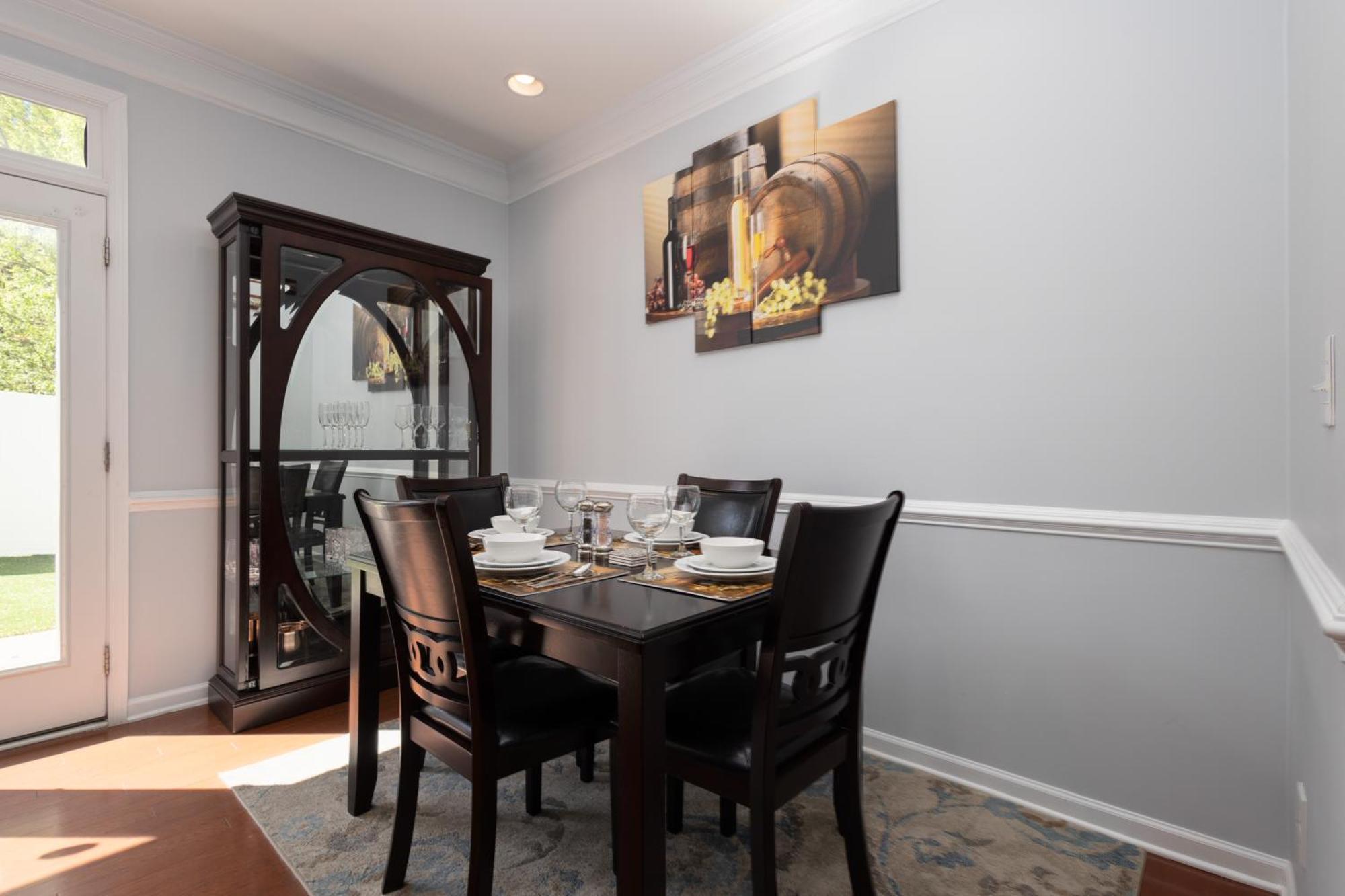 Apartment Chic Minimalist Townhouse Charlotte