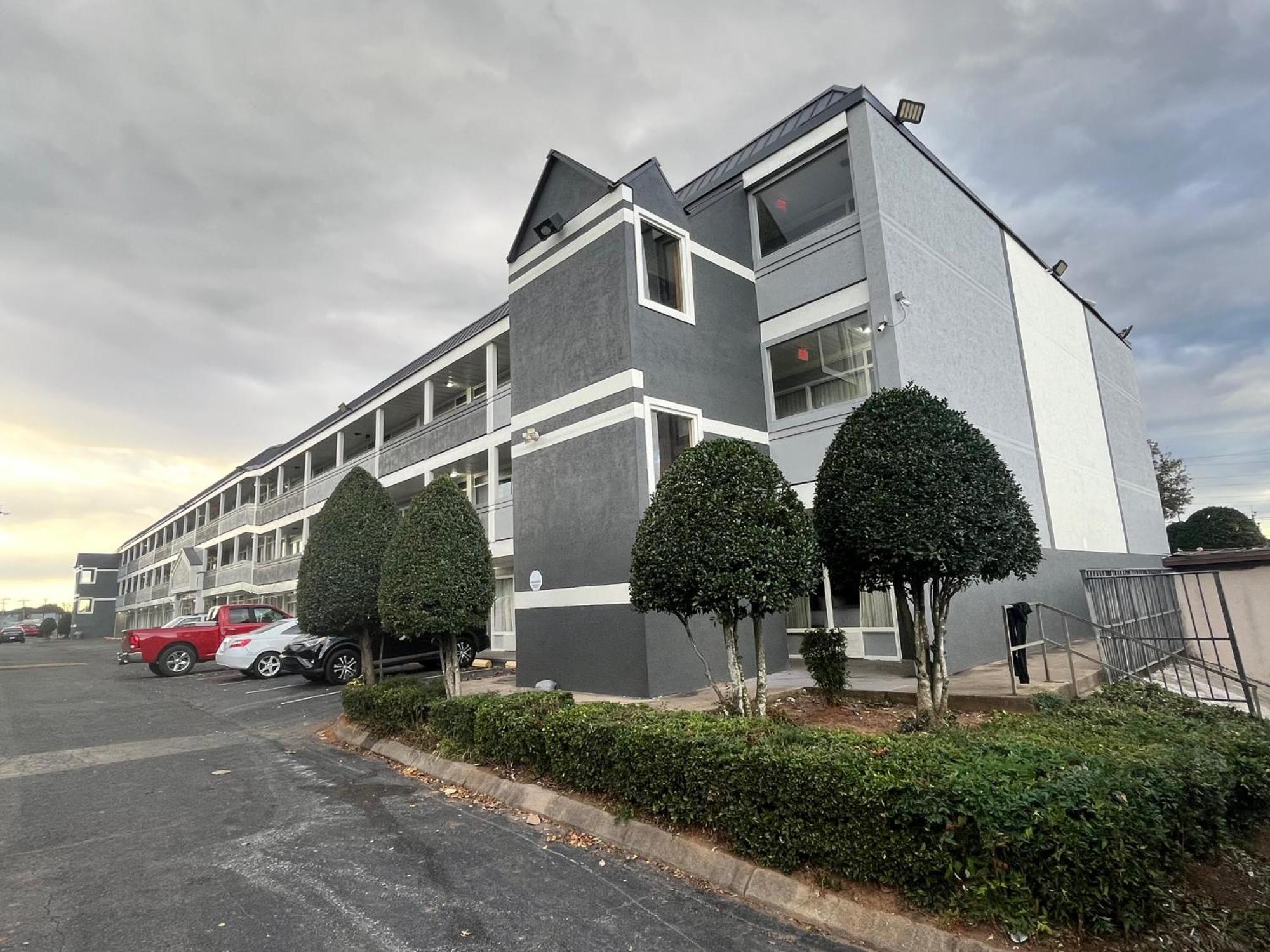 Sweet & Extended Charlotte