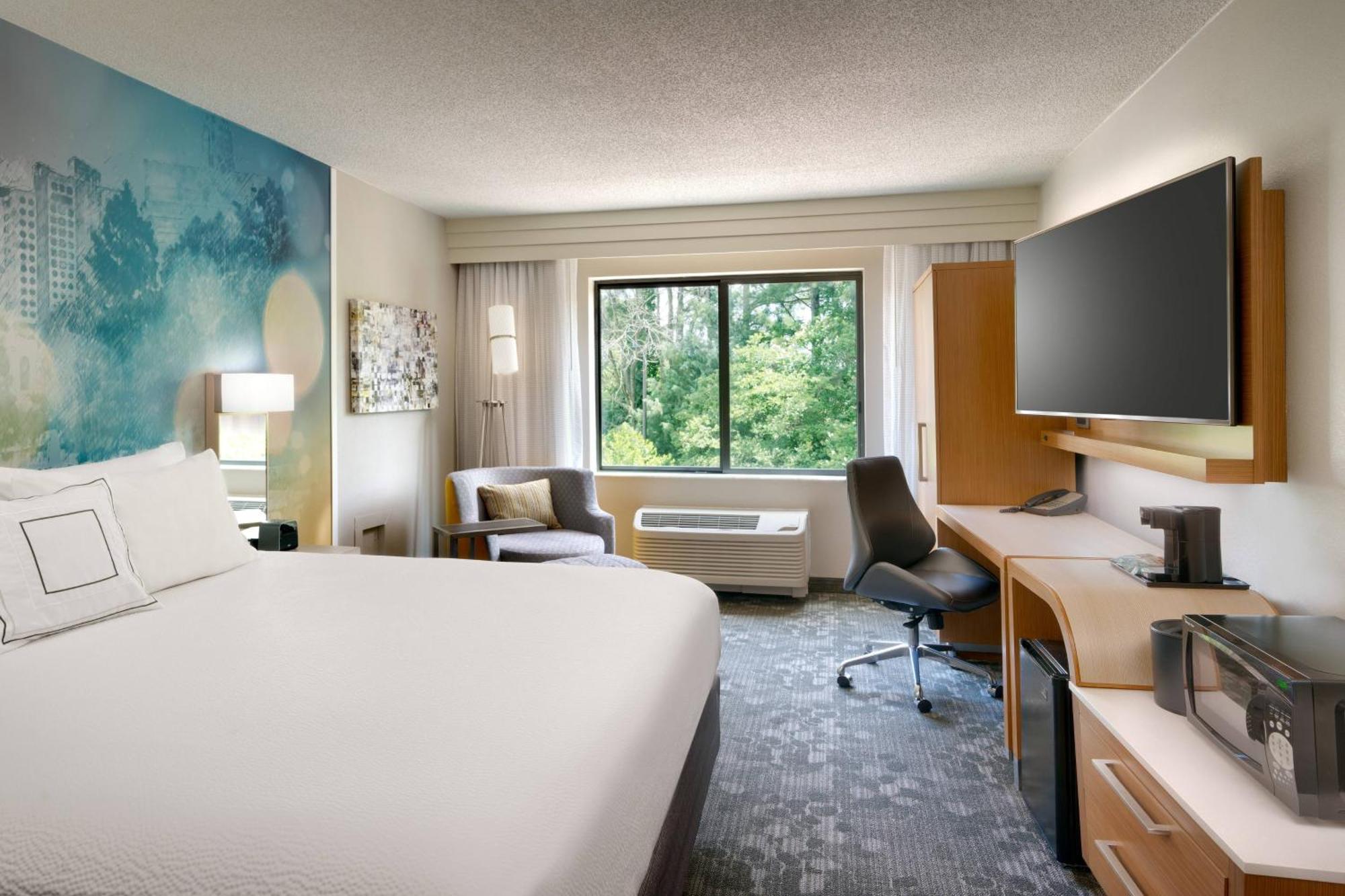 Courtyard By Marriott Charlotte Airport Loso 3*