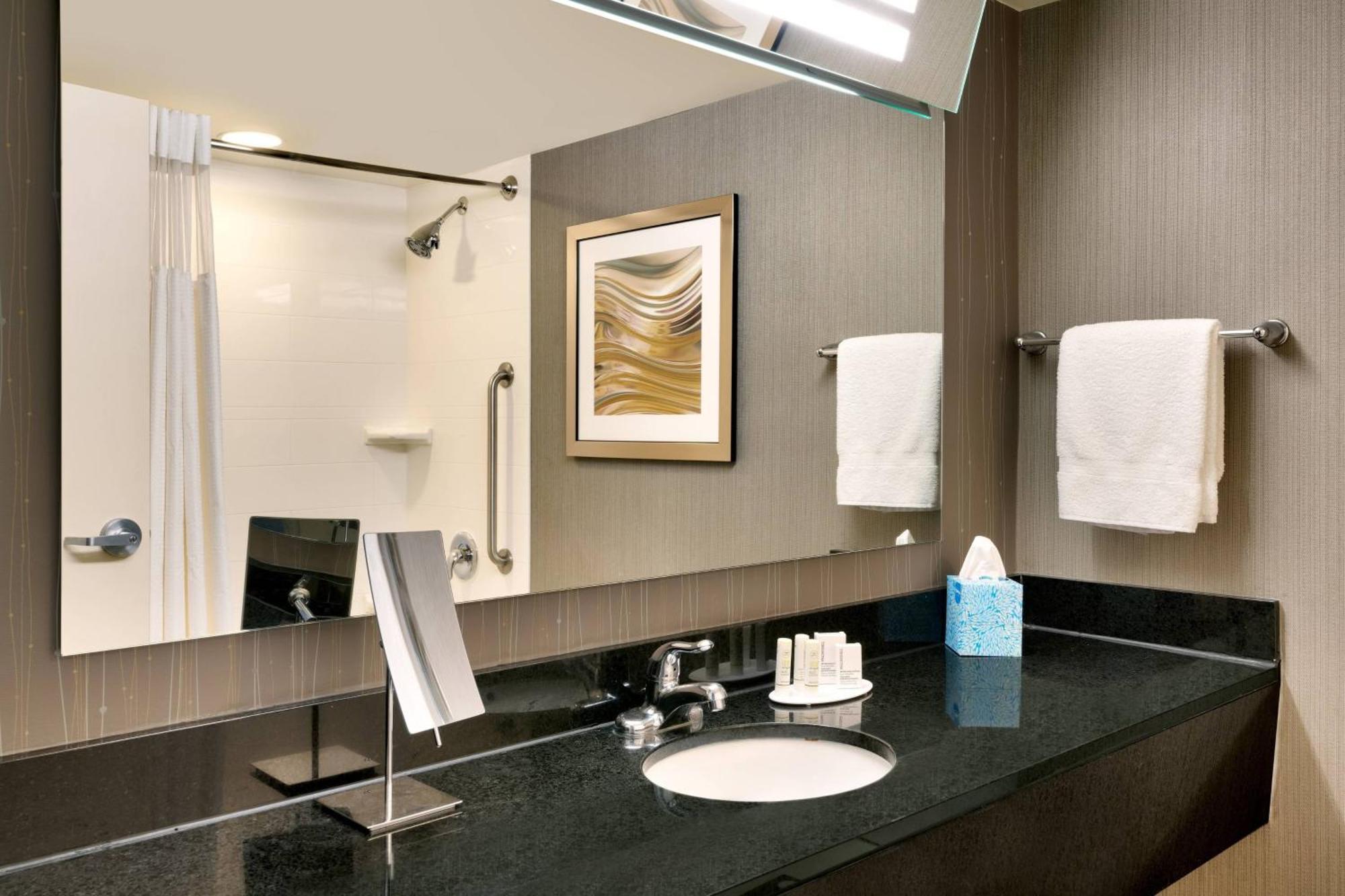 Hotel Courtyard By Marriott Charlotte Airport Loso 3*
