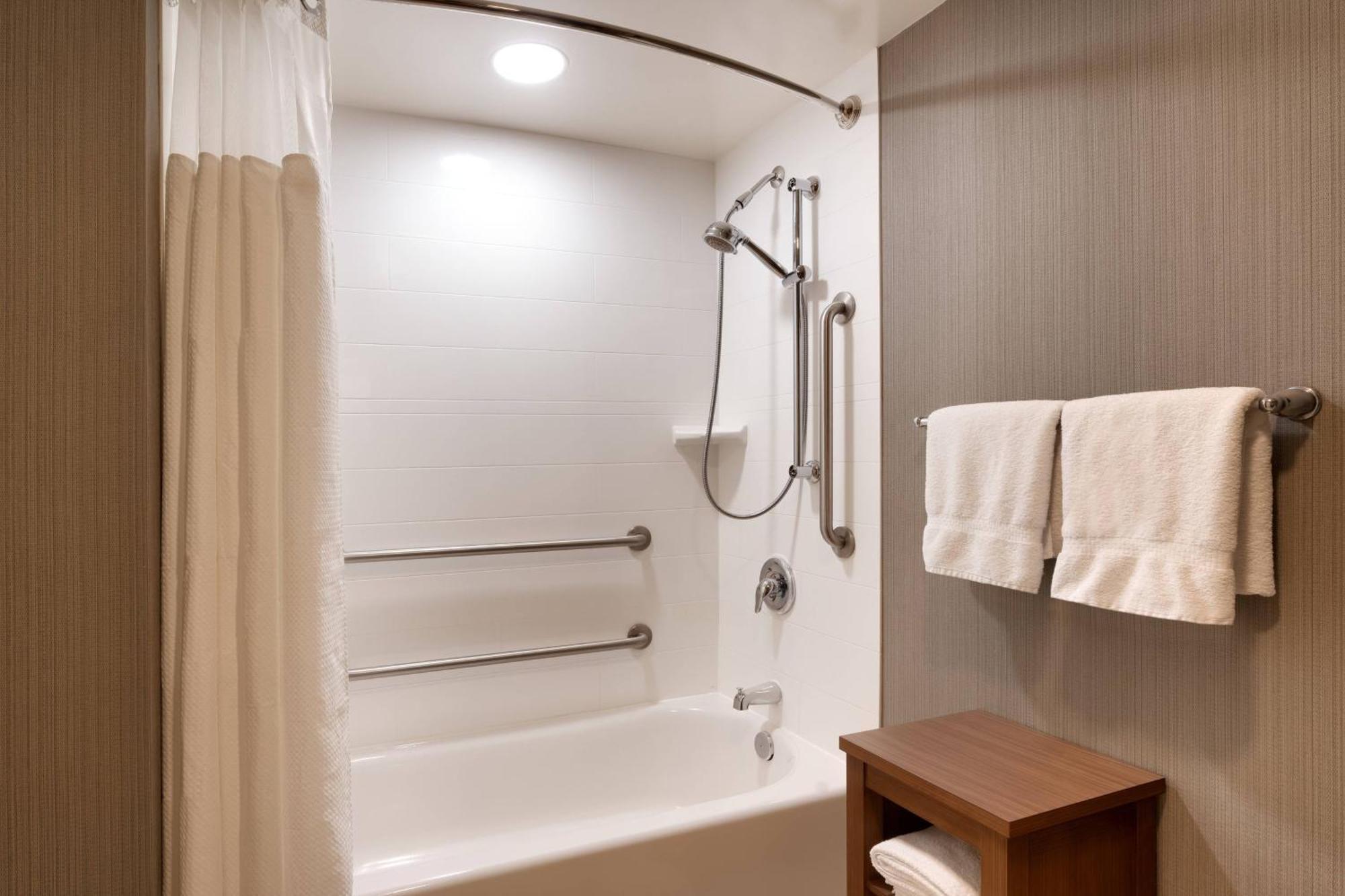 Courtyard By Marriott Charlotte Airport Loso Hotel Charlotte