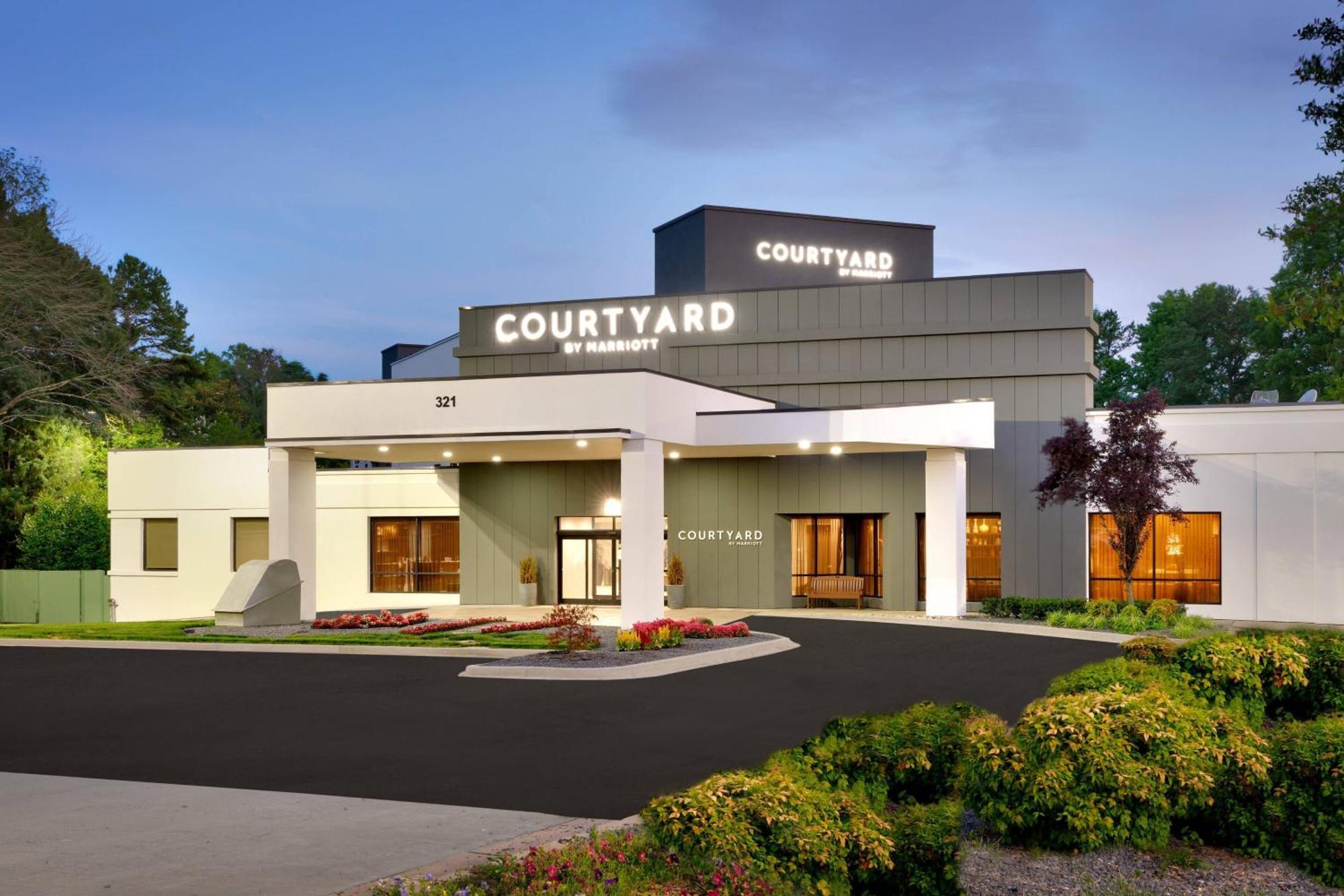 Courtyard By Marriott Charlotte Airport Loso 3*