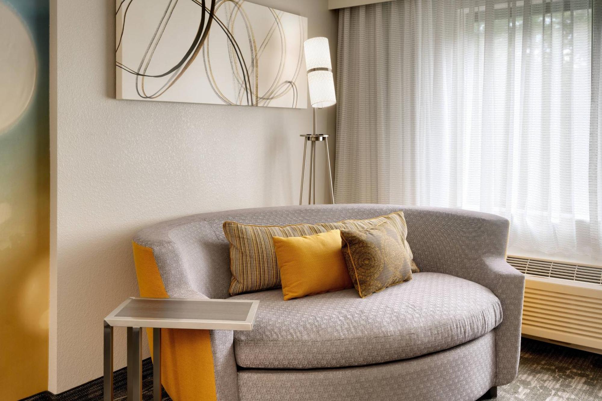 Courtyard By Marriott Charlotte Airport Loso Hotel 3*