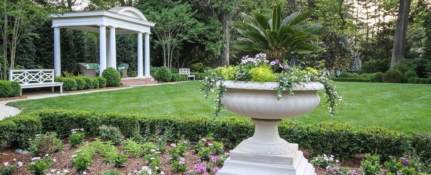2 Bedroom In Myers Park With Comfortable Screened Porch