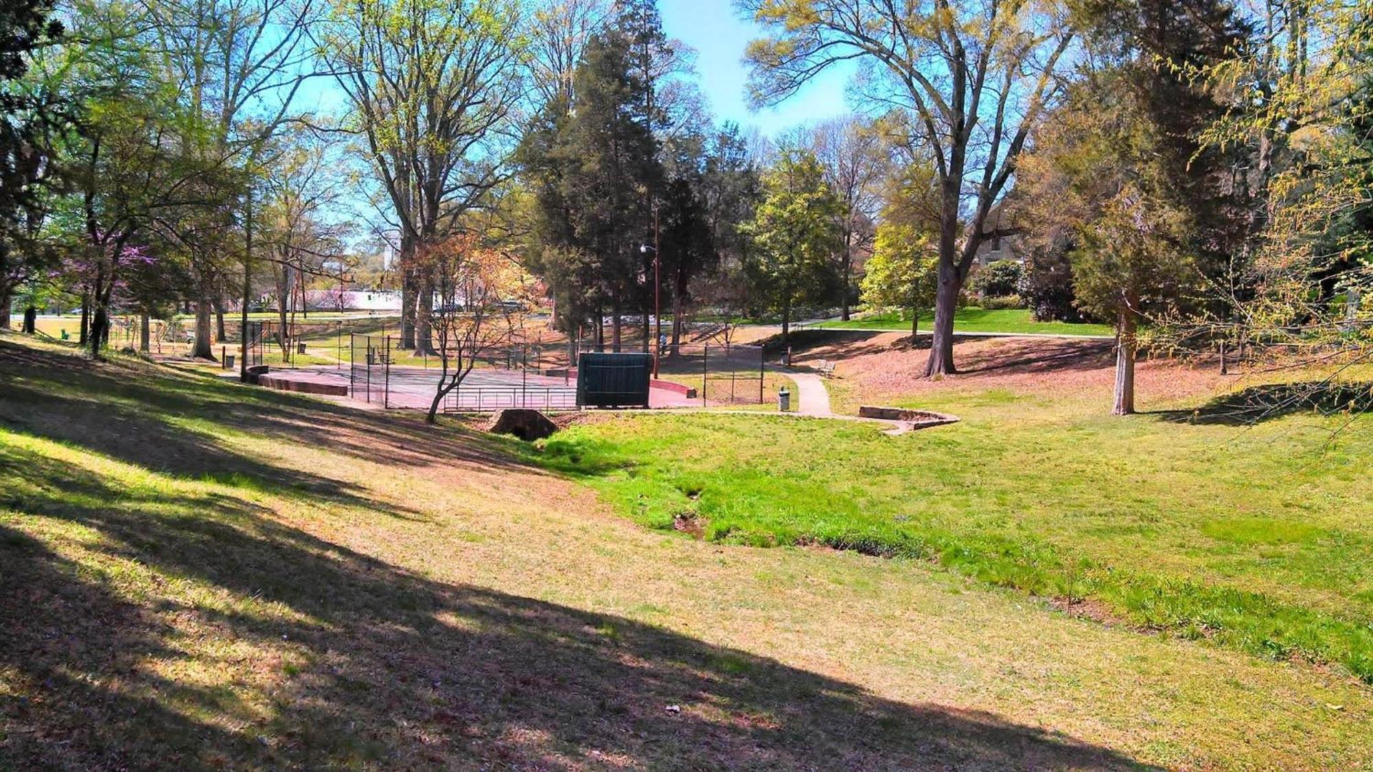 Holiday home 2 Bedroom In Myers Park With Comfortable Screened Porch *
