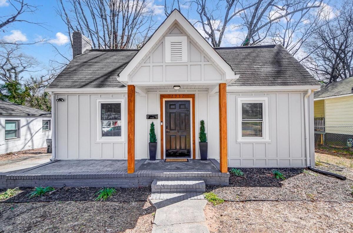 Cozy House W Hot Tub & Big Yard Holiday home *