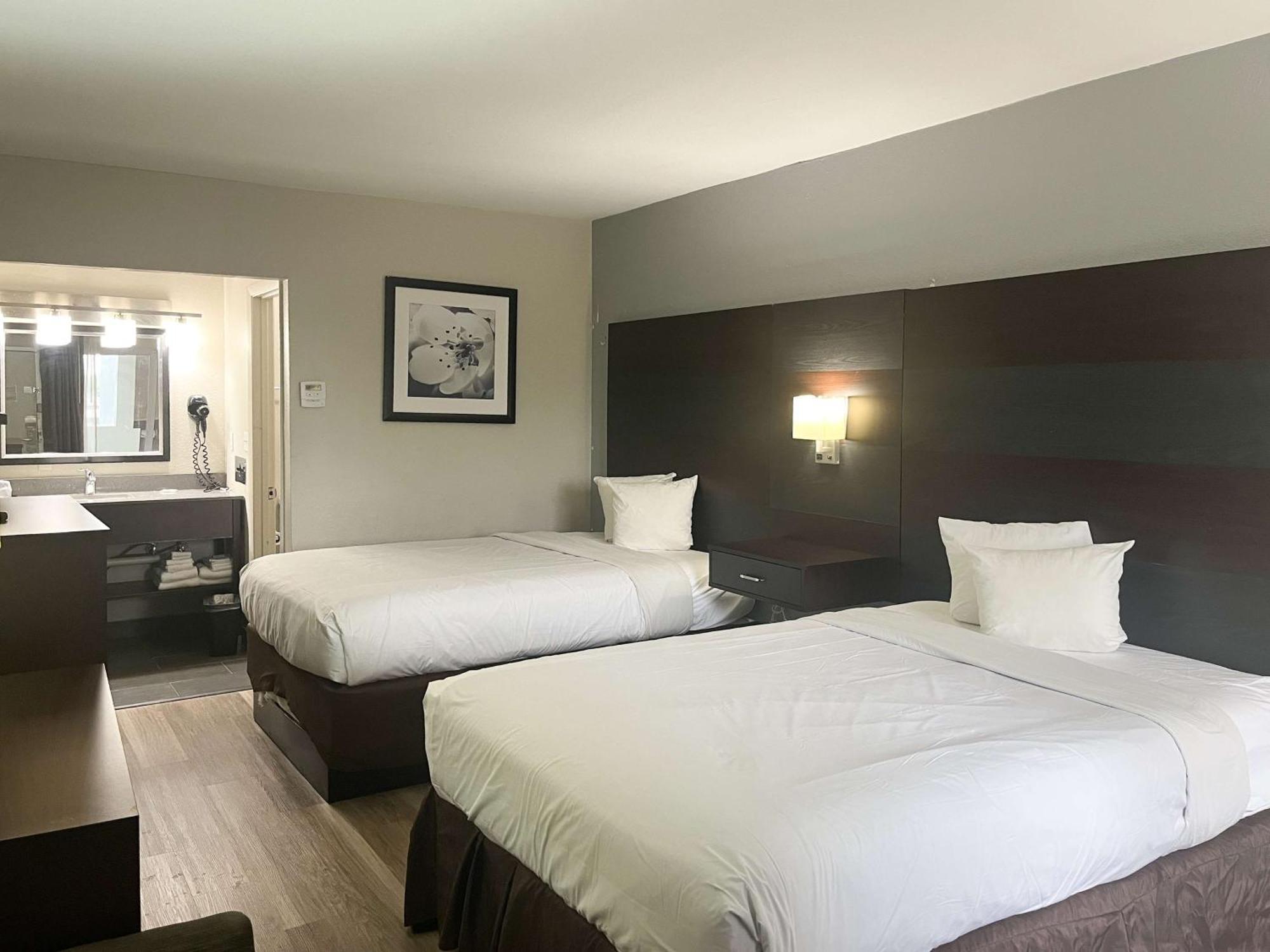 Inn Sweet & Extended Charlotte