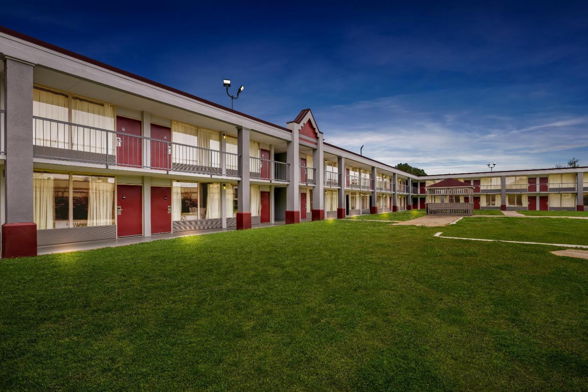 Motel Red Roof - Airport Charlotte