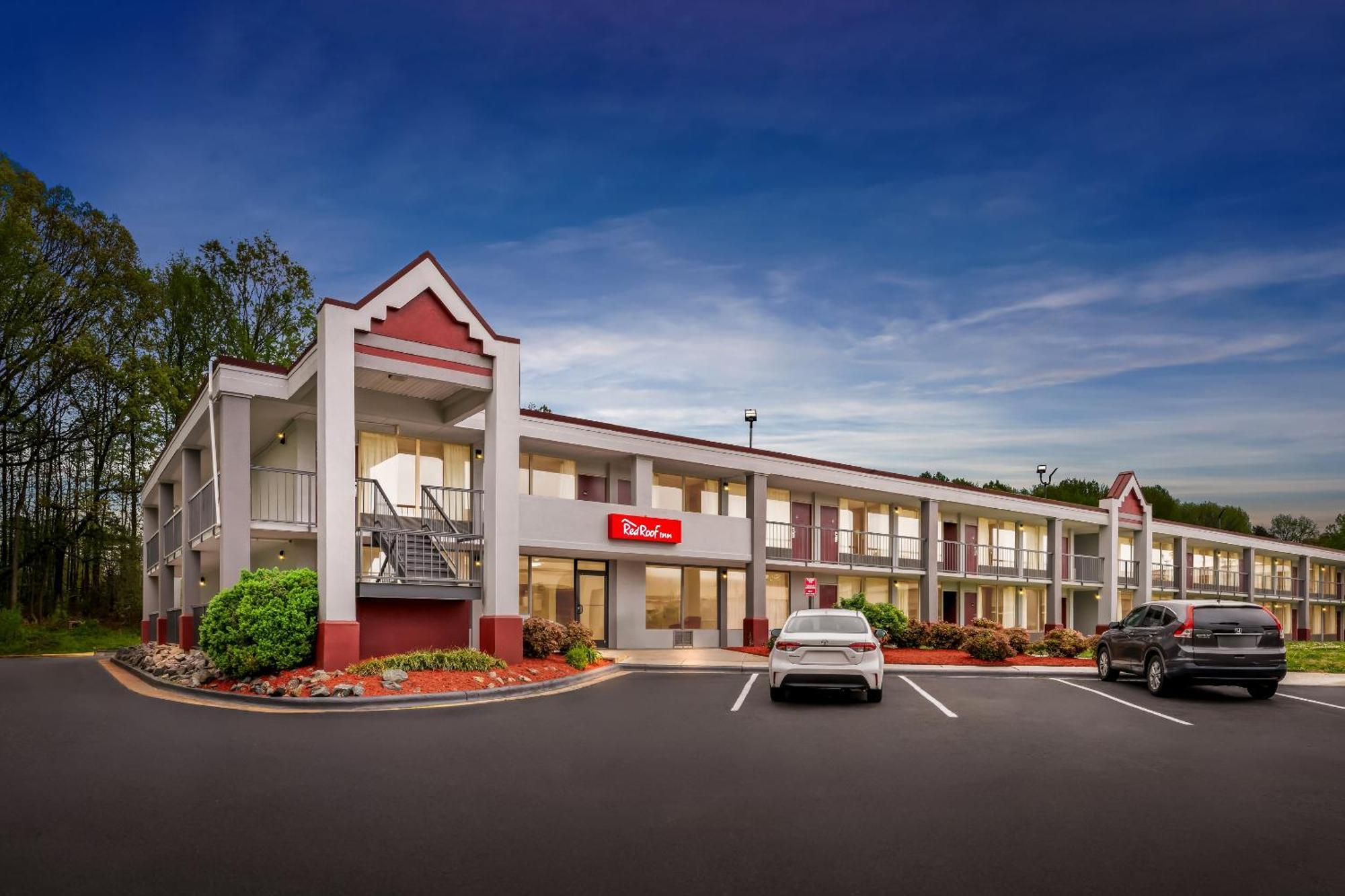 Motel Red Roof - Airport