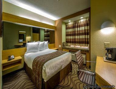 Microtel By Wyndham Place 2*
