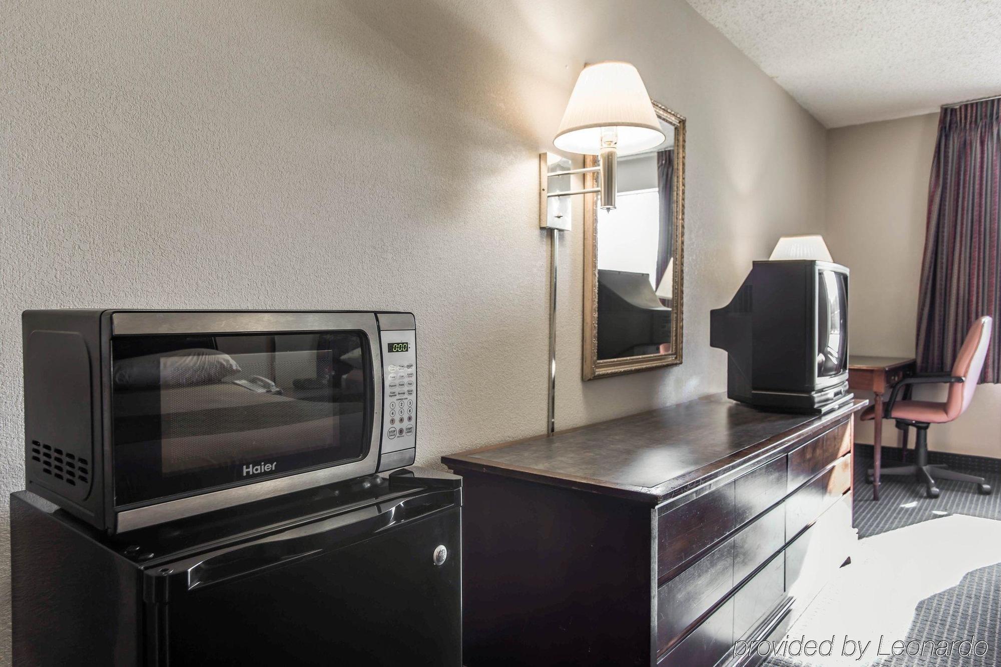 Quality Airport-near Uptown Hotel 2*