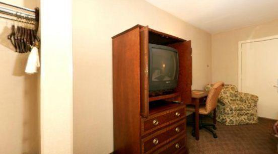 Hotel Econo & Charlotte
