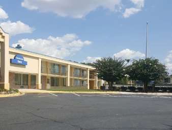 Motel Red Roof - Airport 2*