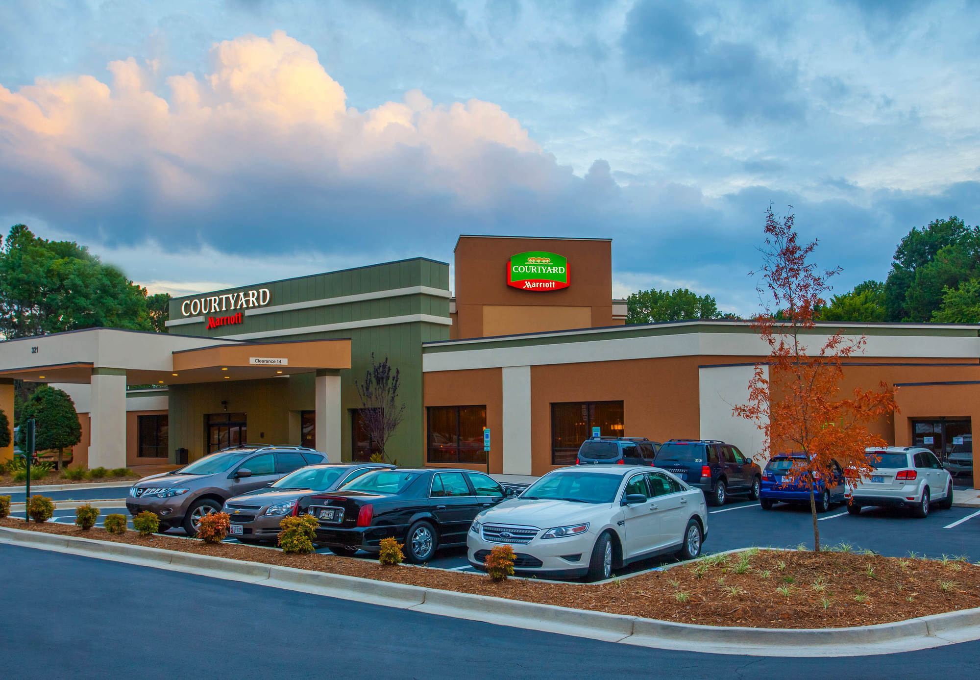 Courtyard By Marriott Charlotte Airport Loso Hotel 3*