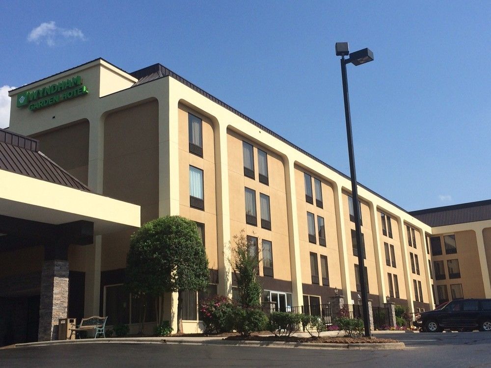 Hotel Wyndham Garden Airport Southeast 3*