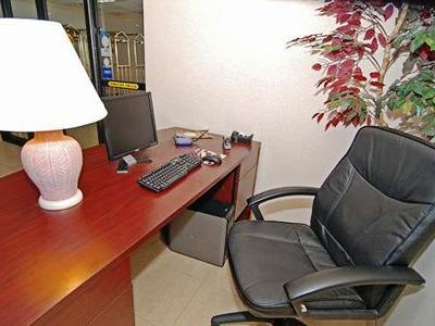Hotel Wyndham Garden Airport Southeast 3*