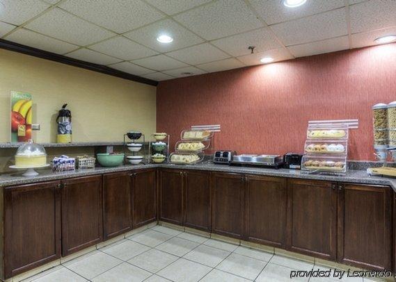 Wyndham Garden Airport Southeast 3*