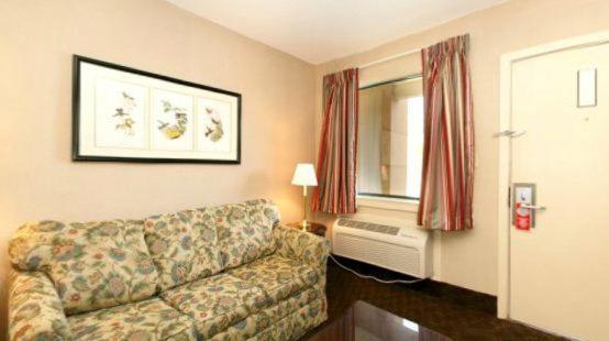 Hotel Econo &