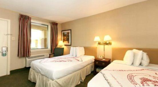 Hotel Econo & 2*