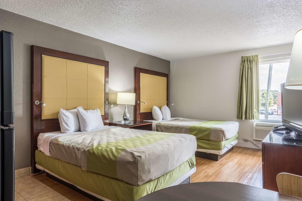 Hotel 6-charlotte, Nc