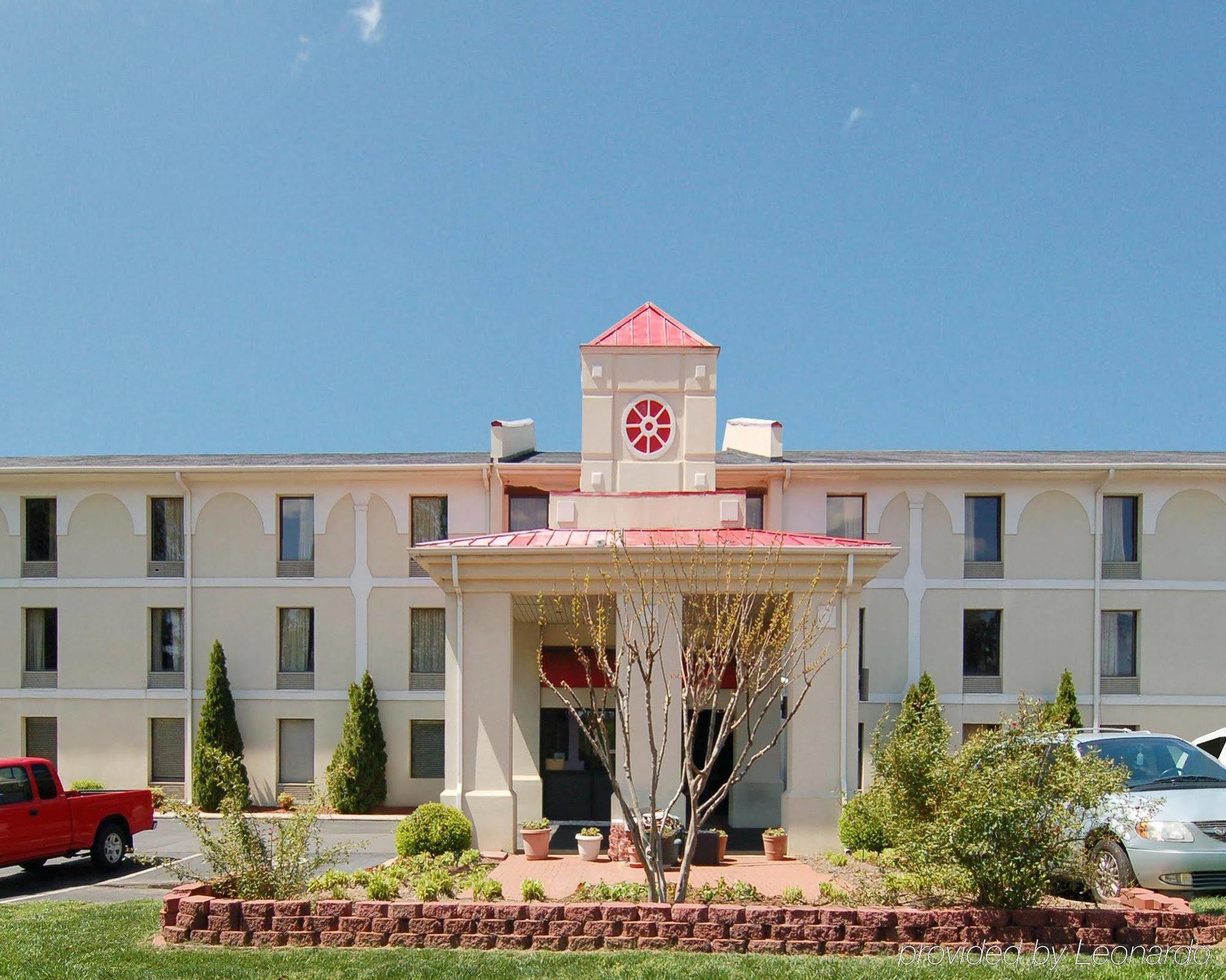 Hotel Quality Airport-near Uptown 2*