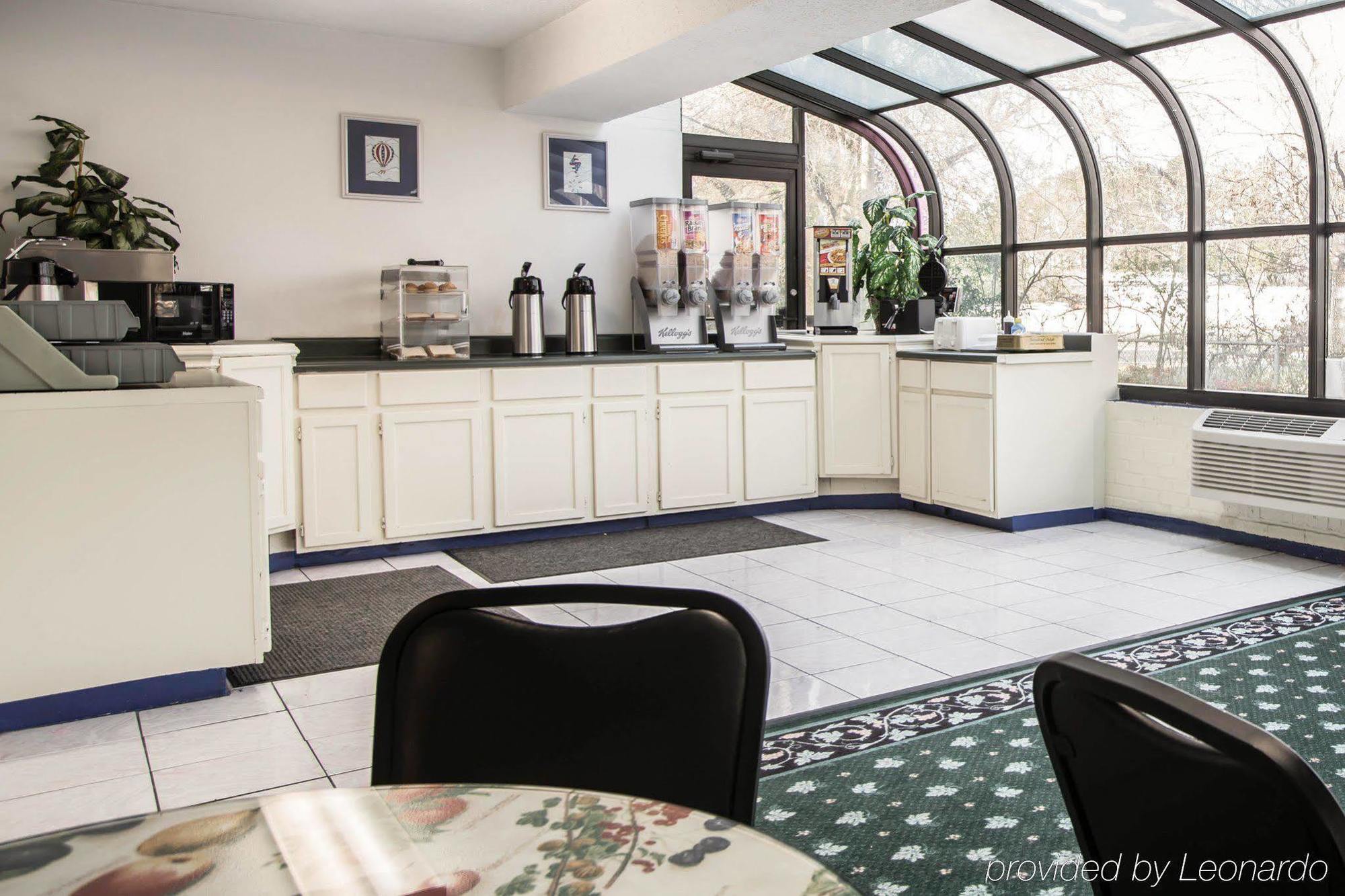 Hotel Quality Airport-near Uptown 2*