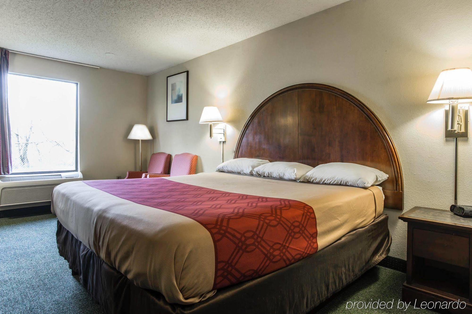 Quality Airport-near Uptown Hotel 2*
