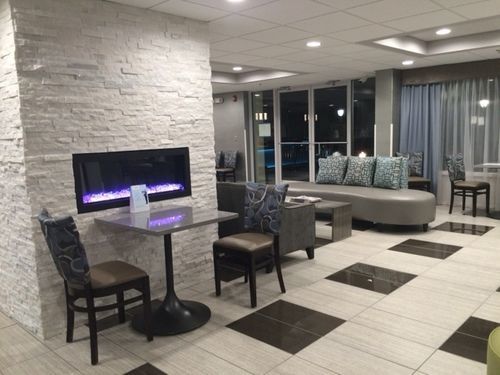 Hotel Wyndham Garden Airport Southeast 3*