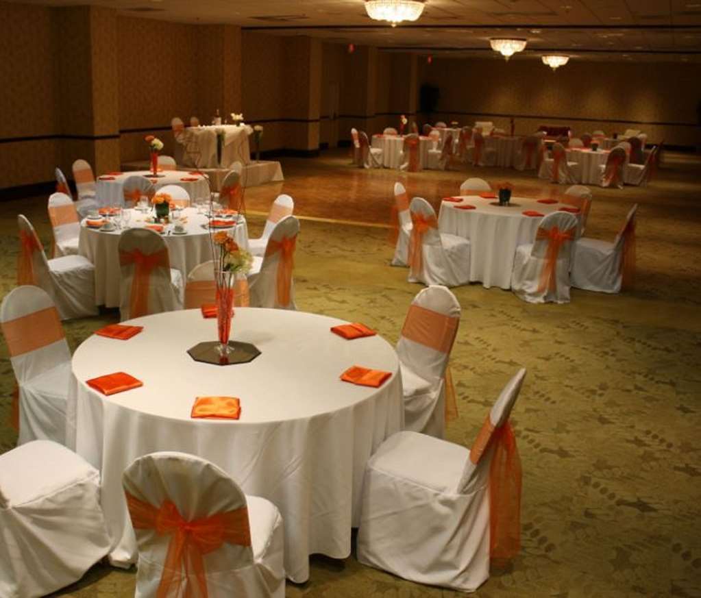 Doubletree By Hilton Airport