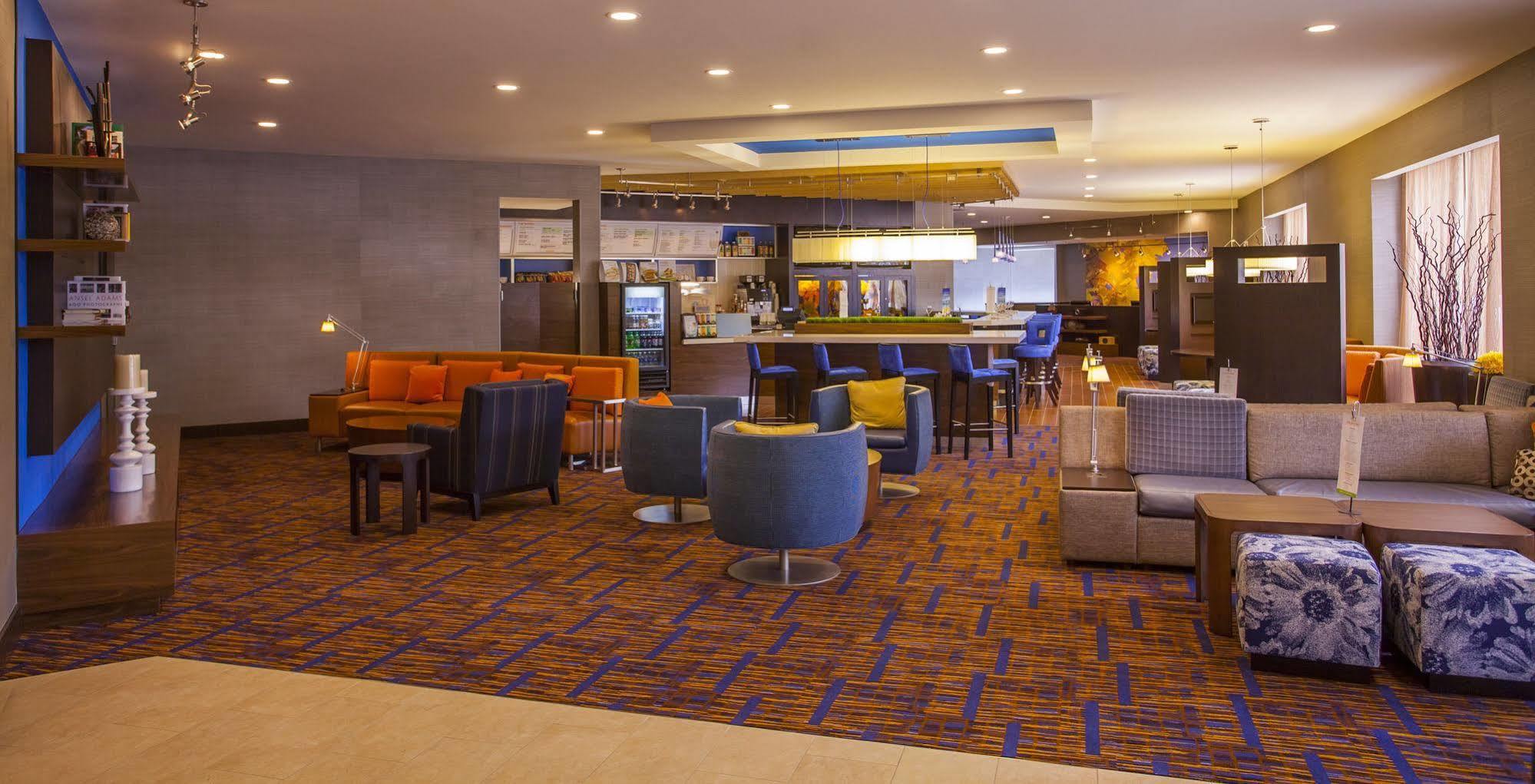 Courtyard By Marriott Charlotte Airport Loso