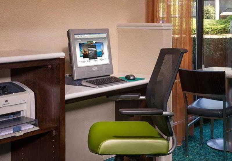 Springhill Research Park Hotel 2*
