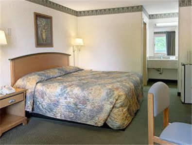 Super 8 By Wyndham Downtown Area Charlotte