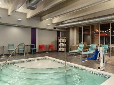 Hotel Home2 I-77 South 3*