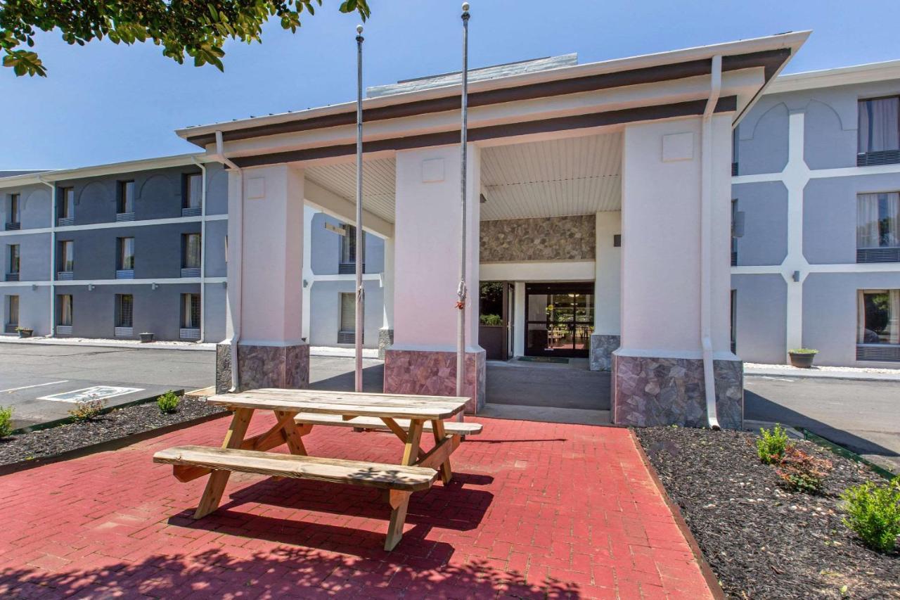 Quality Airport-near Uptown Hotel
