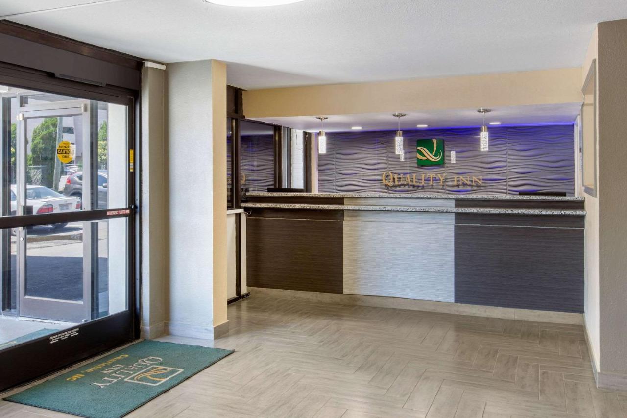 Quality Airport-near Uptown 2*