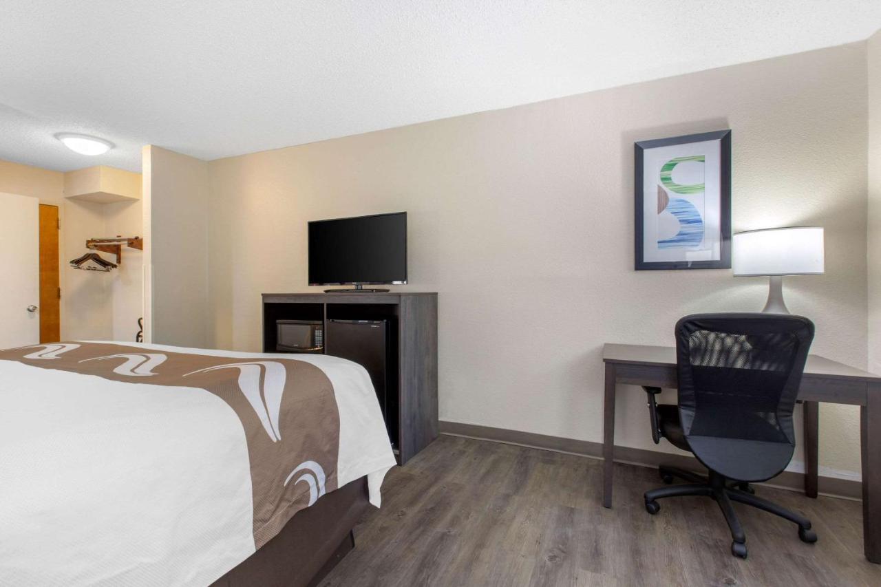 Quality Airport-near Uptown Hotel 2*