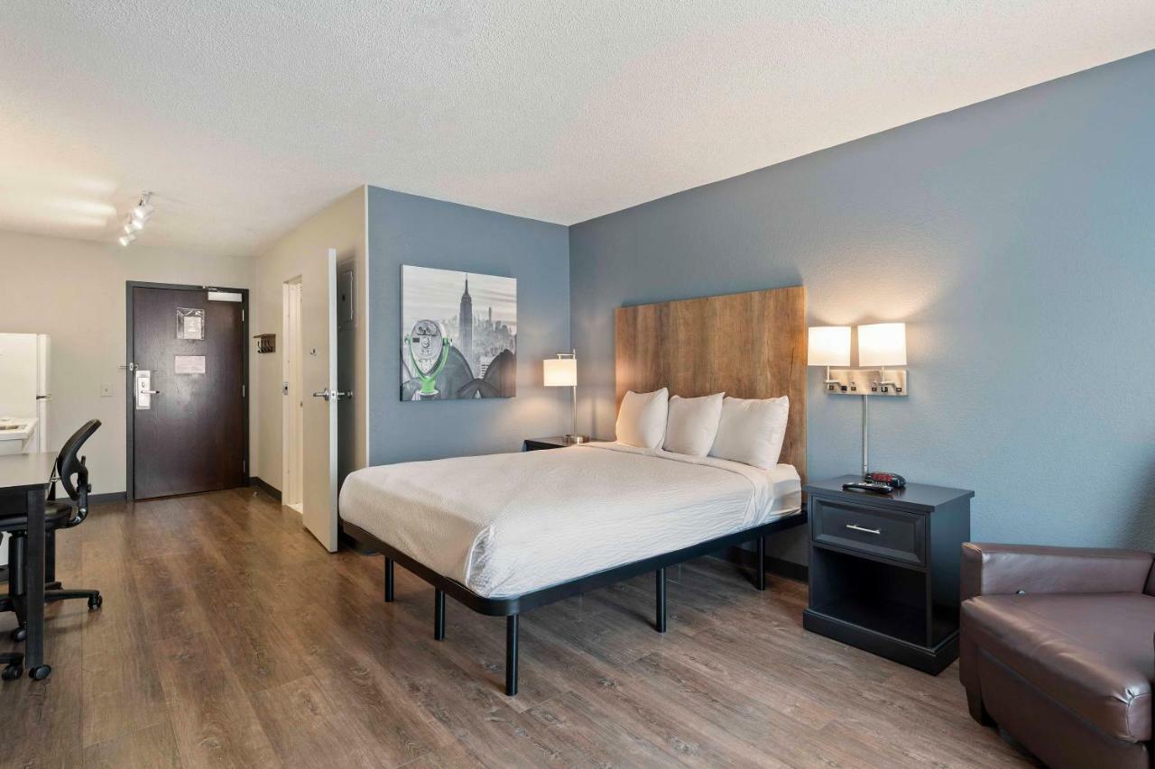 Extended America - - Place 2* Charlotte
