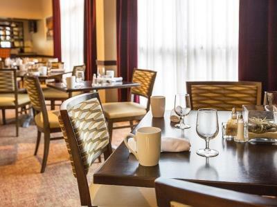 Doubletree By Hilton Airport