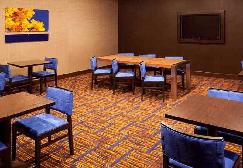 Hotel Courtyard By Marriott Charlotte Airport Loso 3*